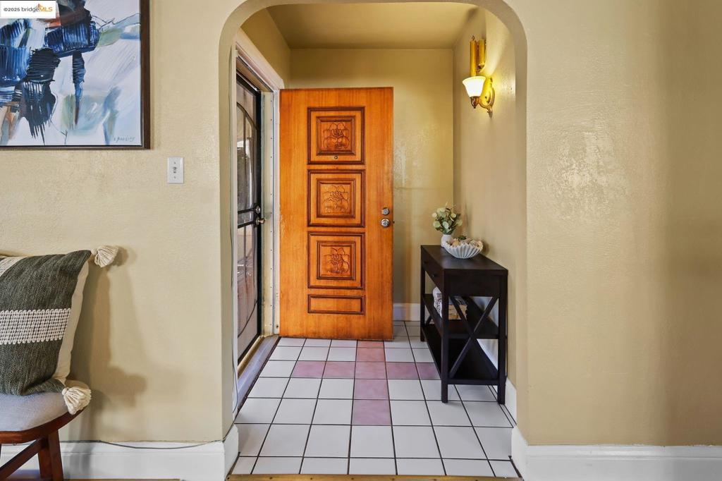 E OAKLAND - Residential