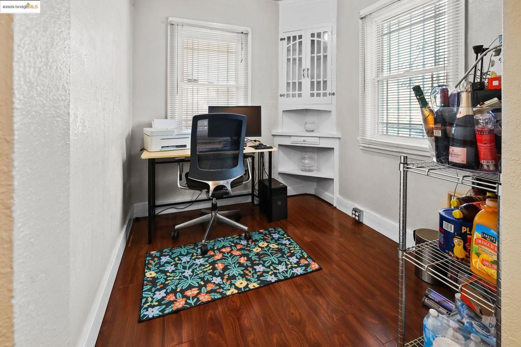 E OAKLAND - Residential