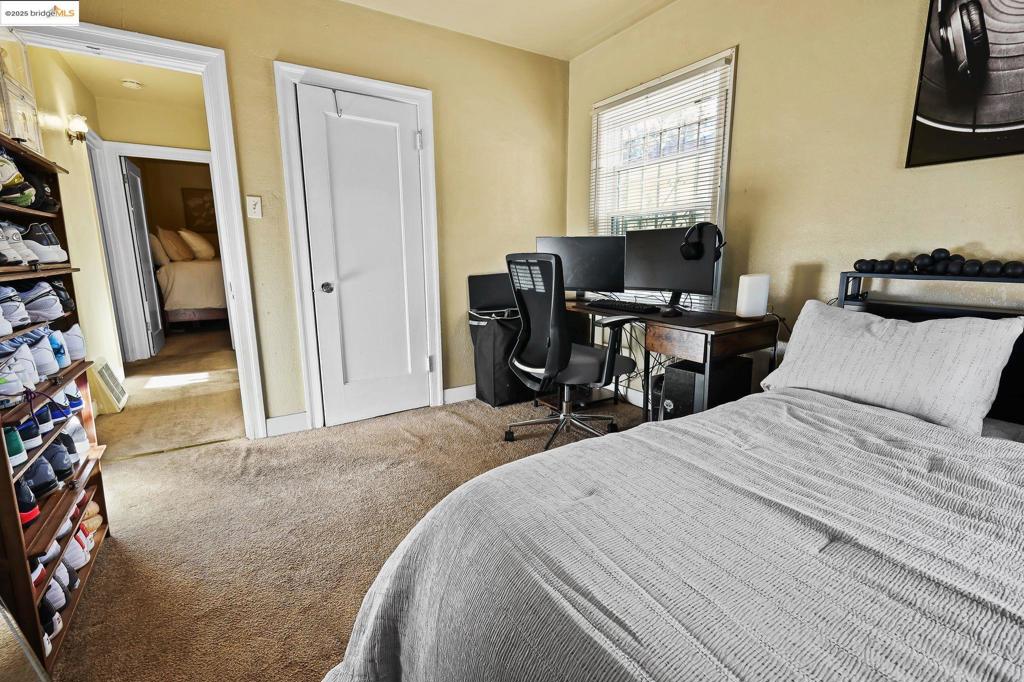 E OAKLAND - Residential