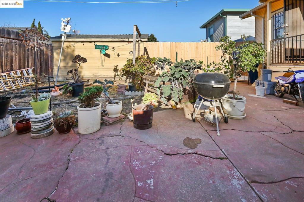 E OAKLAND - Residential