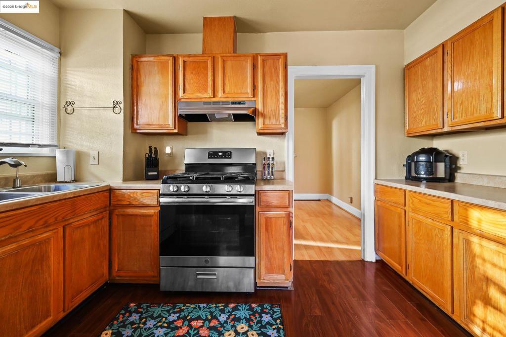 E OAKLAND - Residential
