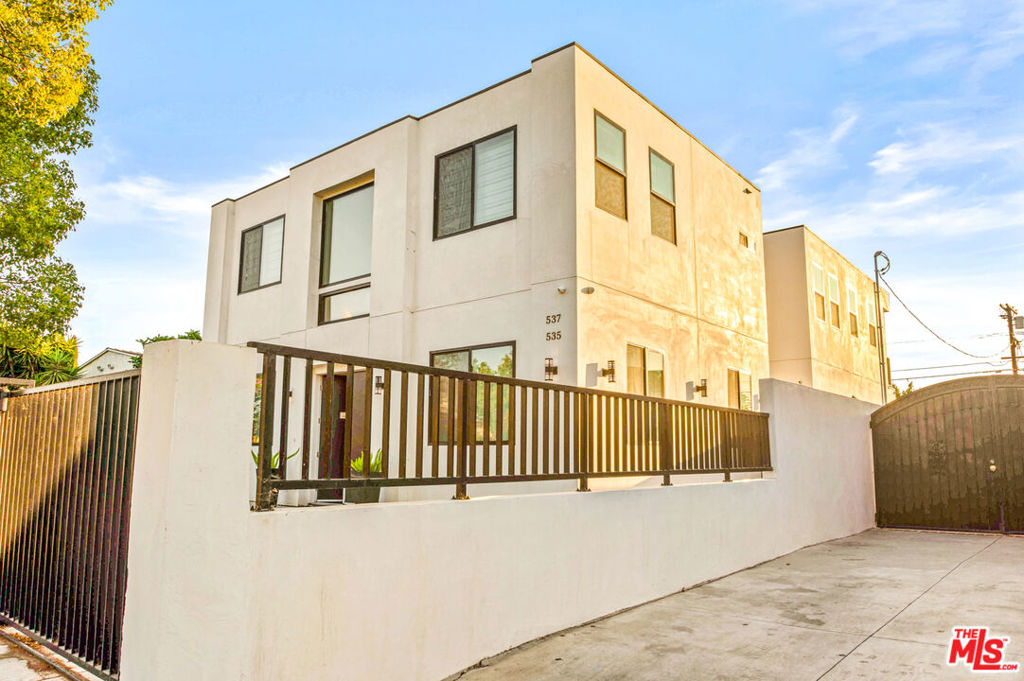 Properties 1 535 N Formosa Avenue