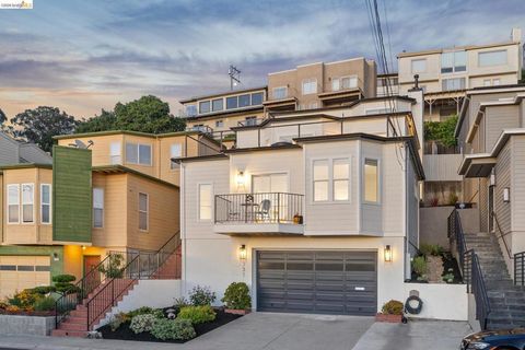 Photo of 731 Gateview Ave, Albany, CA 94706 (MLS # 41130863)