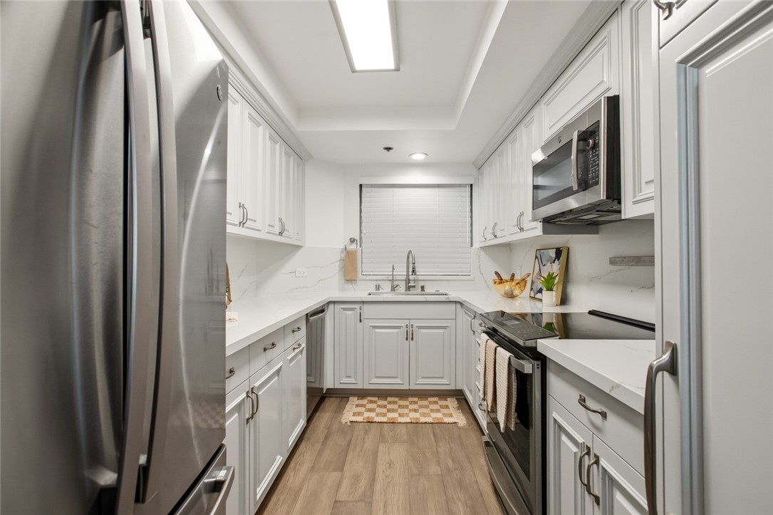 2940 Neilson Way 302