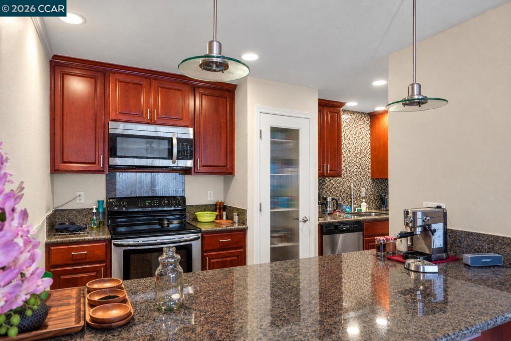 330 N Civic Dr 410