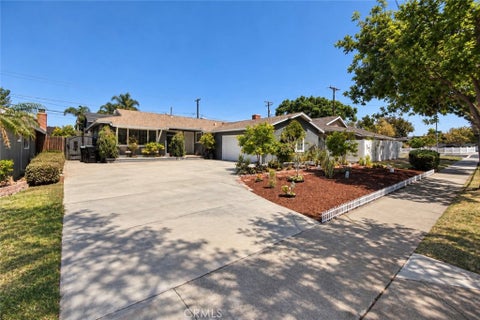 Photo of 1521 W Crone AVE, Anaheim, CA 92802 (MLS # OC26201694)