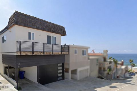 Photo of 214 42nd Street, Manhattan Beach, CA 90266 (MLS # P1-26593)