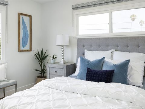 Tiny photo for 237 Via Los Miradores, Redondo Beach, CA 90277 (MLS # SB25224292)