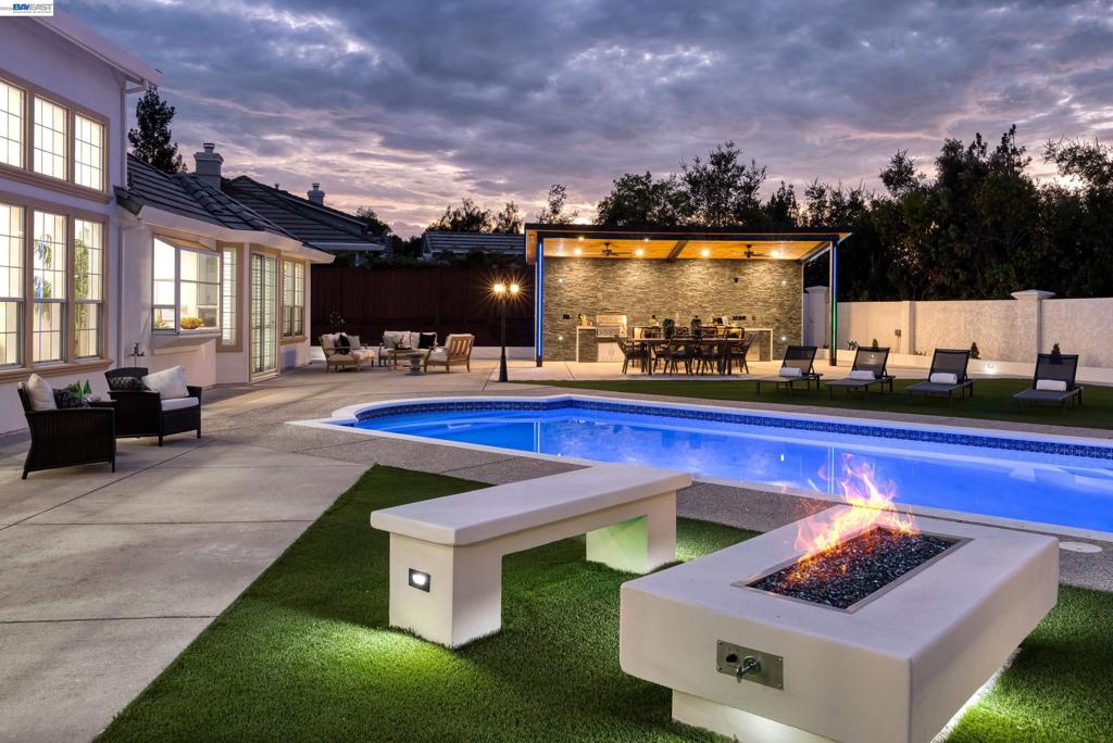 2197 Wynfair Ridge Way