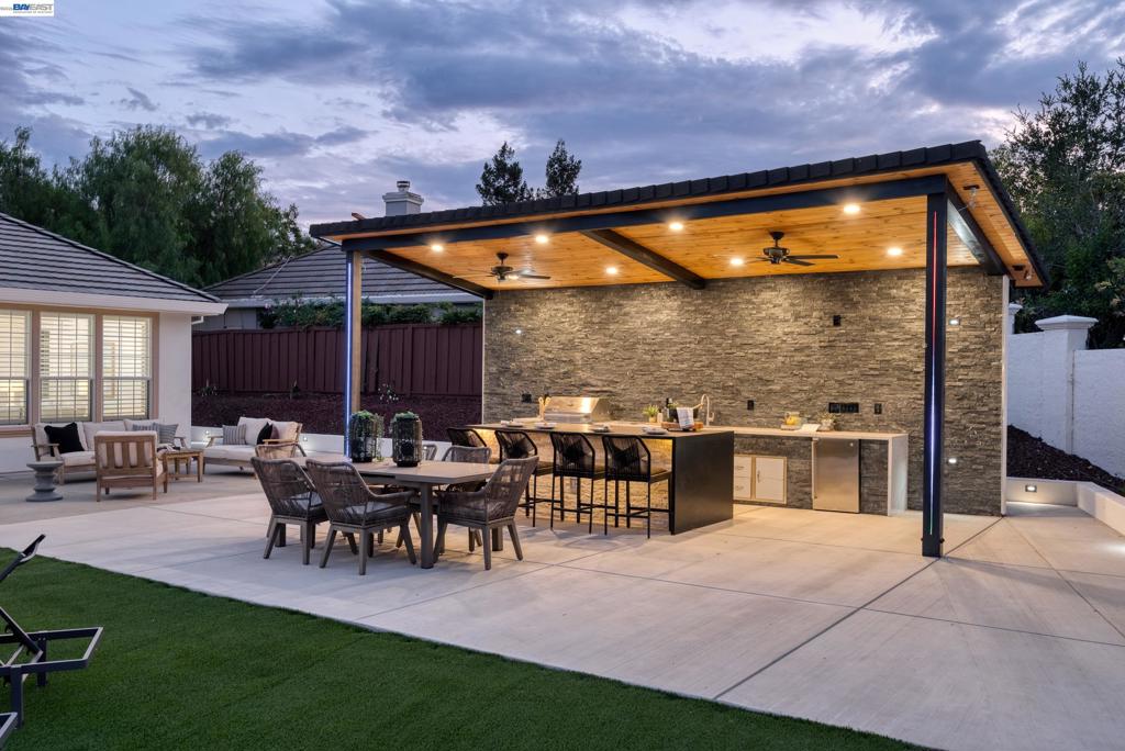 2197 Wynfair Ridge Way