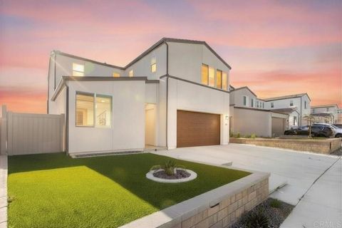 Photo of 550 MEADOWOOD STREET St, Fallbrook, CA 92028 (MLS # NDP2602003)