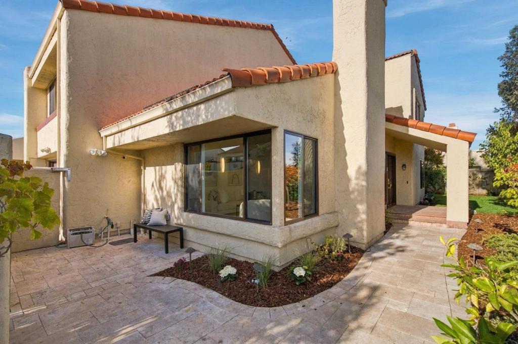 10 Portofino Circle