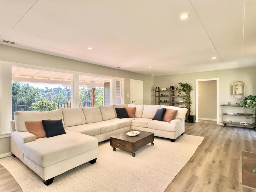1418 York Dr