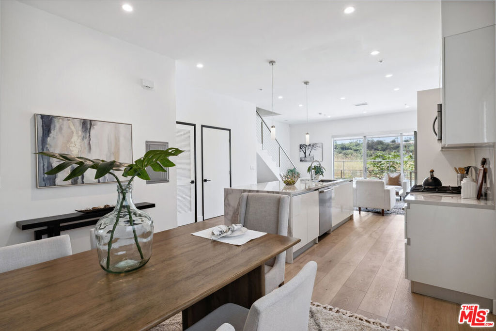 957 Figueroa Terrace 310