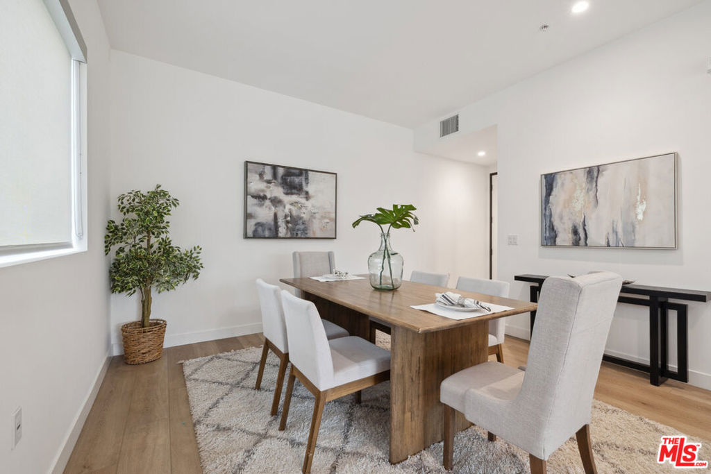 957 Figueroa Terrace 310