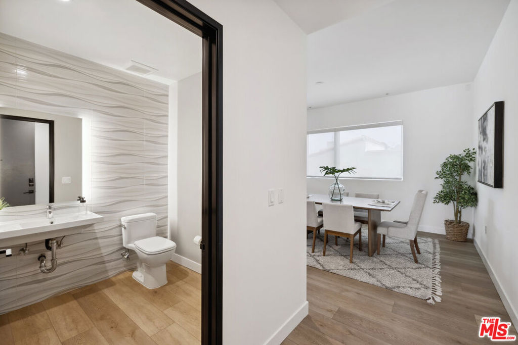 957 Figueroa Terrace 310