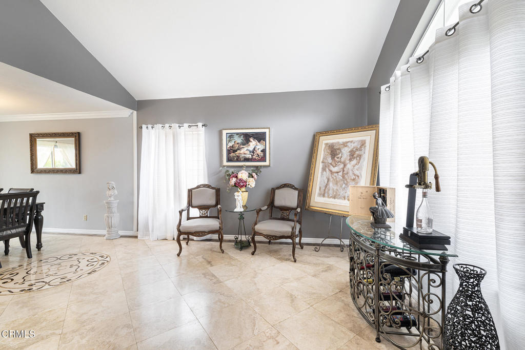 800 Calle Higuera
