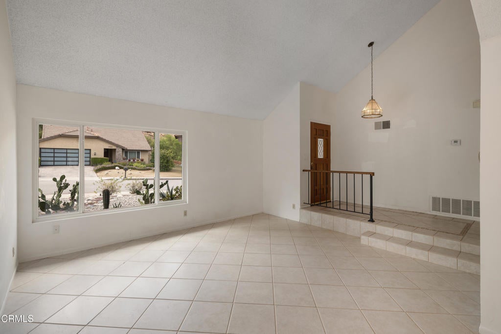 17004 Canvas Street