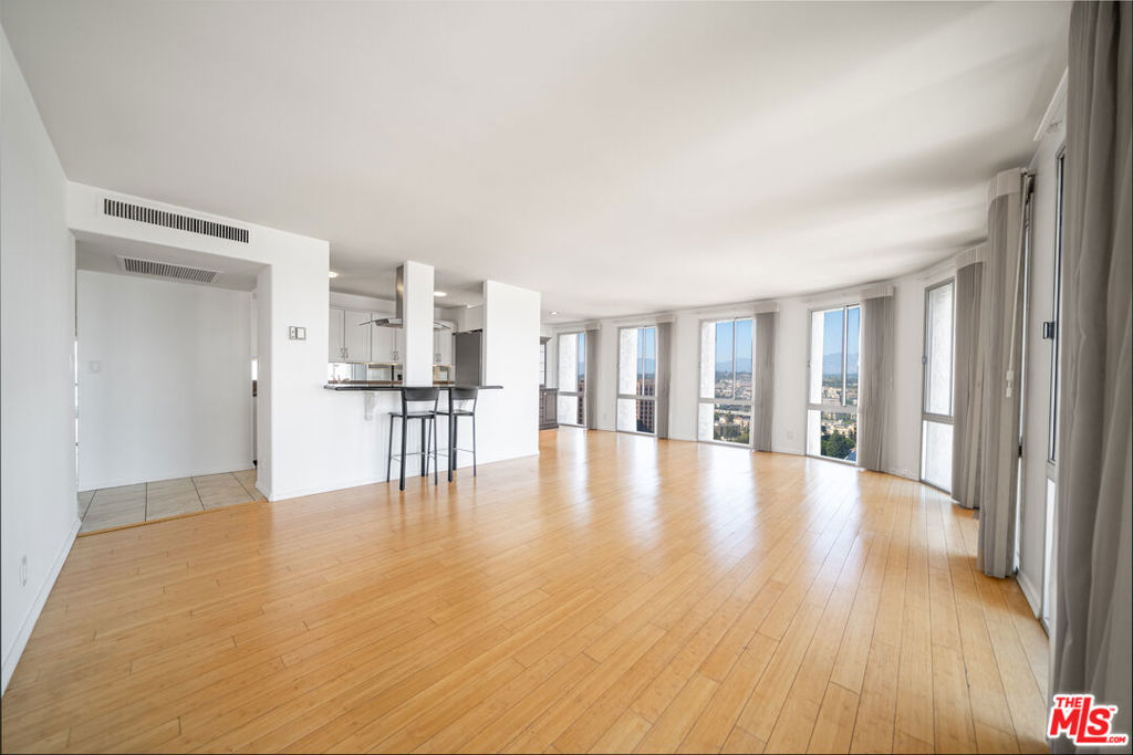 800 W 1st Street 2203