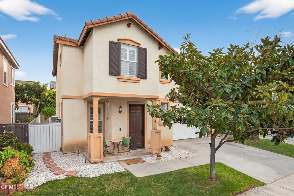 Photo of 816 Noontide Way, Oxnard, CA 93035 (MLS # V1-34593)
