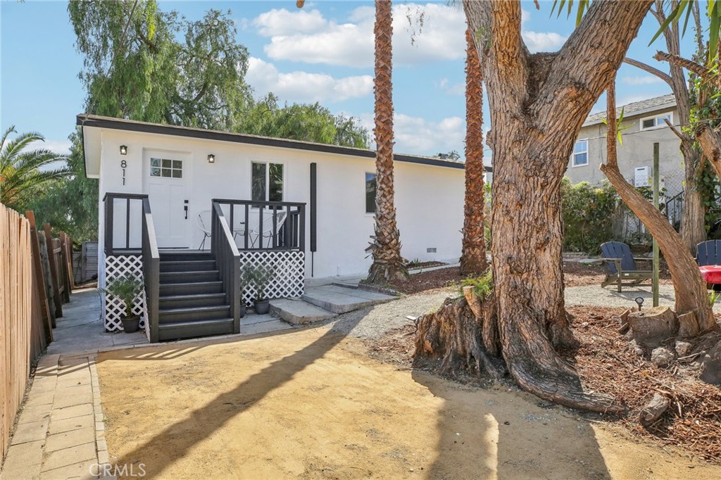 811 W Oliver Street