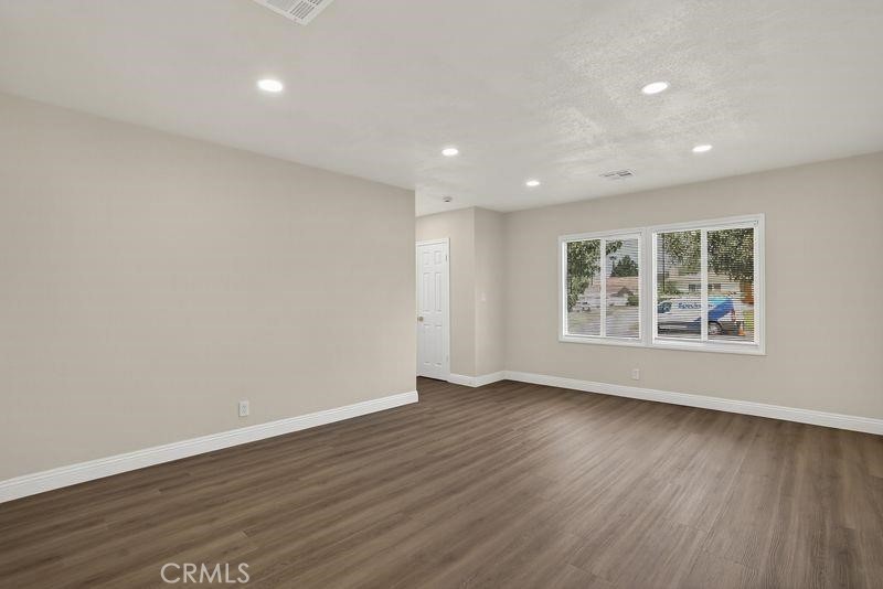22643 Minona Dr