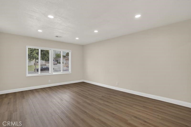22643 Minona Dr