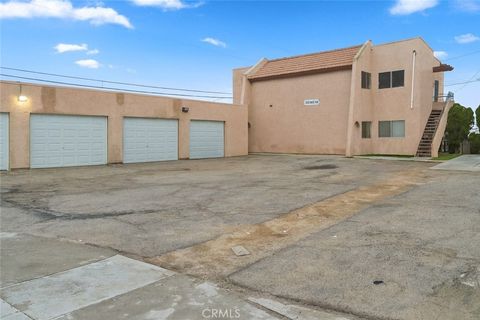 Photo of 1071 May Lane Ln, Barstow, CA 92311 (MLS # SW25281629)