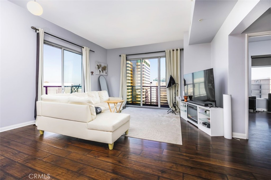 388 E Ocean 1614