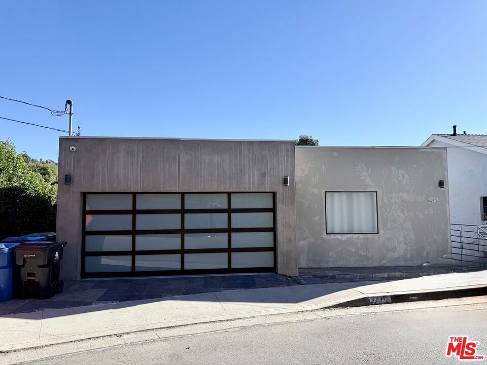 Unique opportunity to live in secluded, private home in a superb, residential (SFR) neighborhood for a great price. This bright updated 1-bedroom ADU offers the perfect blend of privacy, convenience, and value, perched high above Barham Blvd. with stunning views of the city and valley below. The light-filled living room features wood floors and a private entrance, creating a welcoming space. The generously sized bedroom includes an exceptionally large walk-in closet for ample storage. The kitchen is equipped with a newer refrigerator, a convenient cook top, and a cozy eating area. The spacious bathroom impresses with a luxurious shower. Located just minutes from the city, the valley, and the shops and dining of the Cahuenga Pass, this secluded gem is a rare find at an unbeatable price. Don't miss this incredible find! DO NOT DISTURB OCCUPANTS.