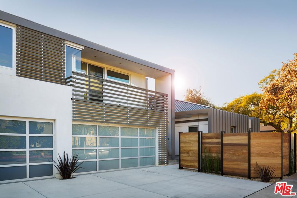 903 W Mission Street