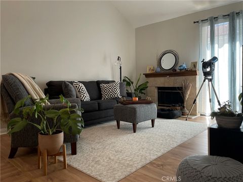 4790 Gondola Oak Park CA 91377