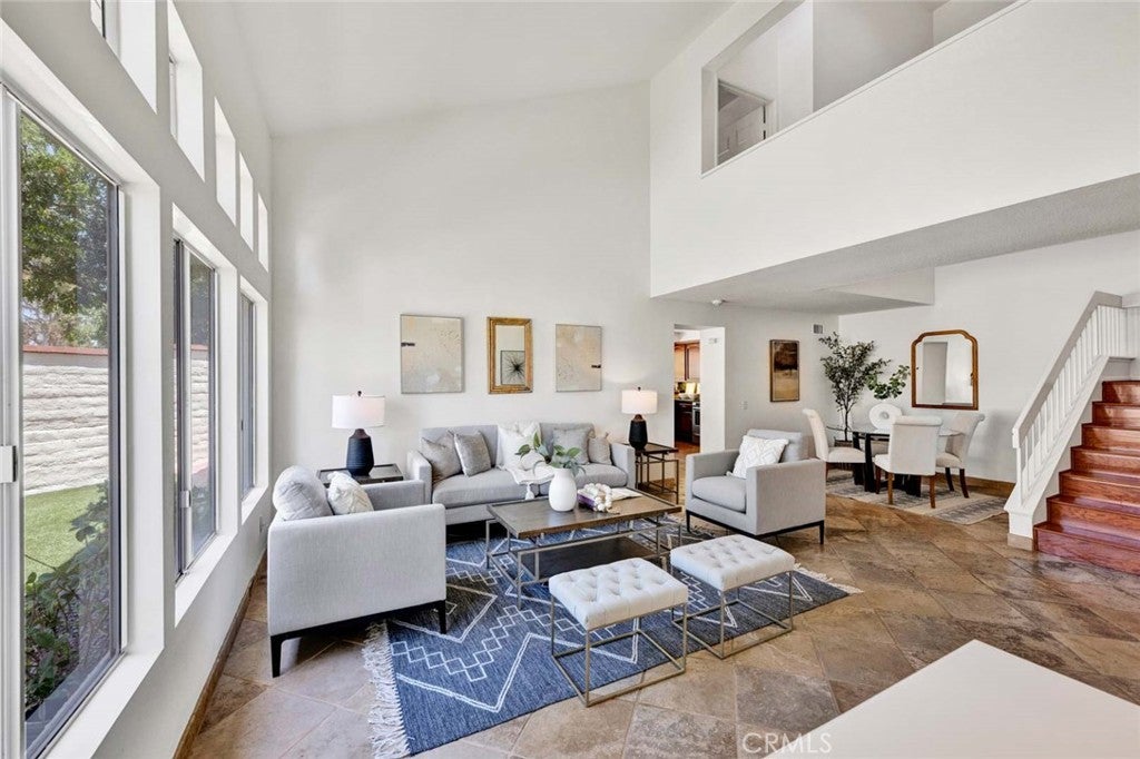 2404 Calle Andorra