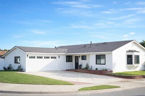 Photo of 6862 Breeland Drive, Huntington Beach, CA 92647 (MLS # OC25268537)