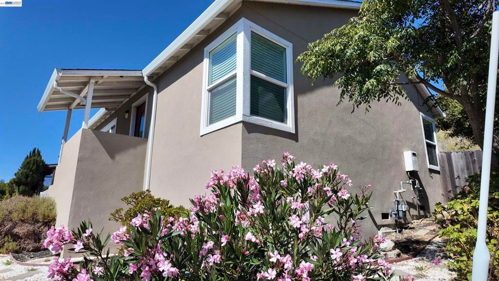 Photo of 201 navone st ST, Vallejo, CA 94591 (MLS # 41149838)