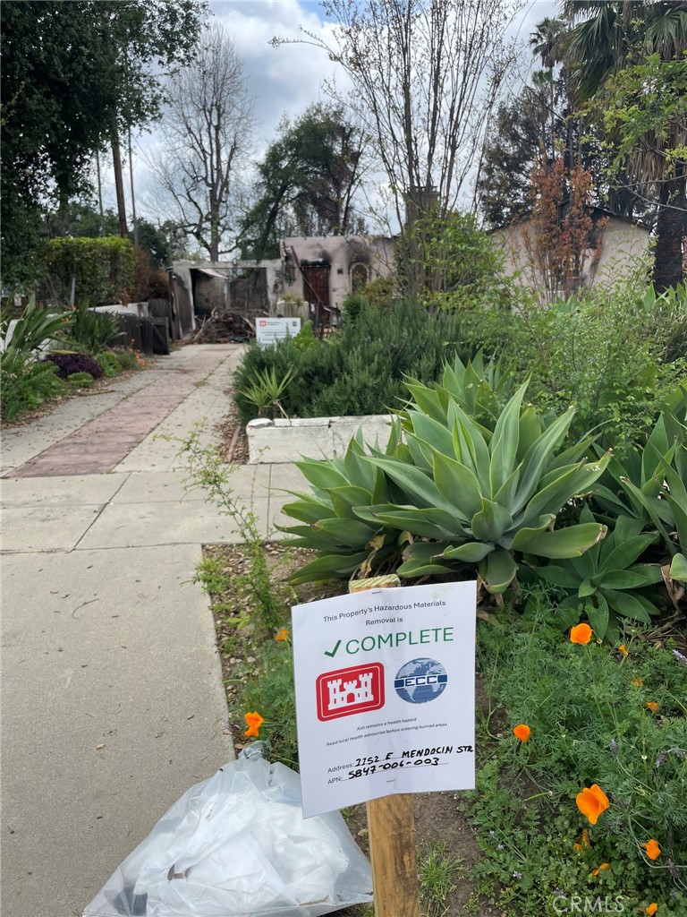 1152 E Mendocino Street