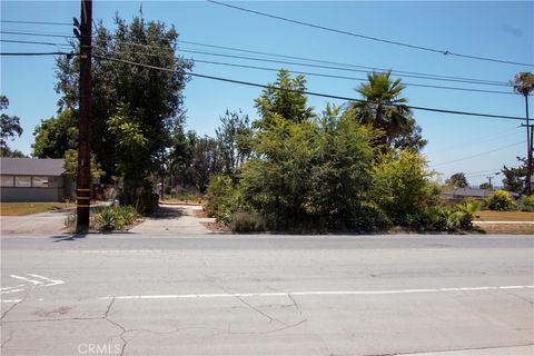 Photo of 1152 E Mendocino Street, Altadena, CA 91001 (MLS # SR25168569) Photo of 1152 E Mendocino Street, Altadena, CA 91001 (MLS # SR25168569)