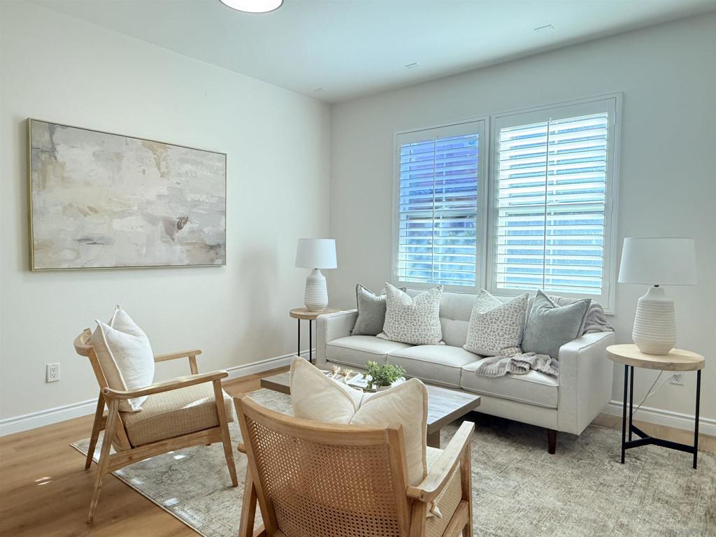 17070 Calle Trevino 5