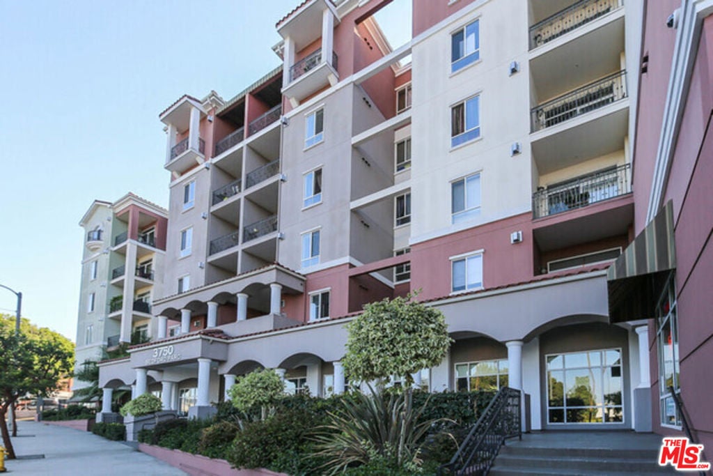 3750 Santa Rosalia Drive 410, Los Angeles CA 90008