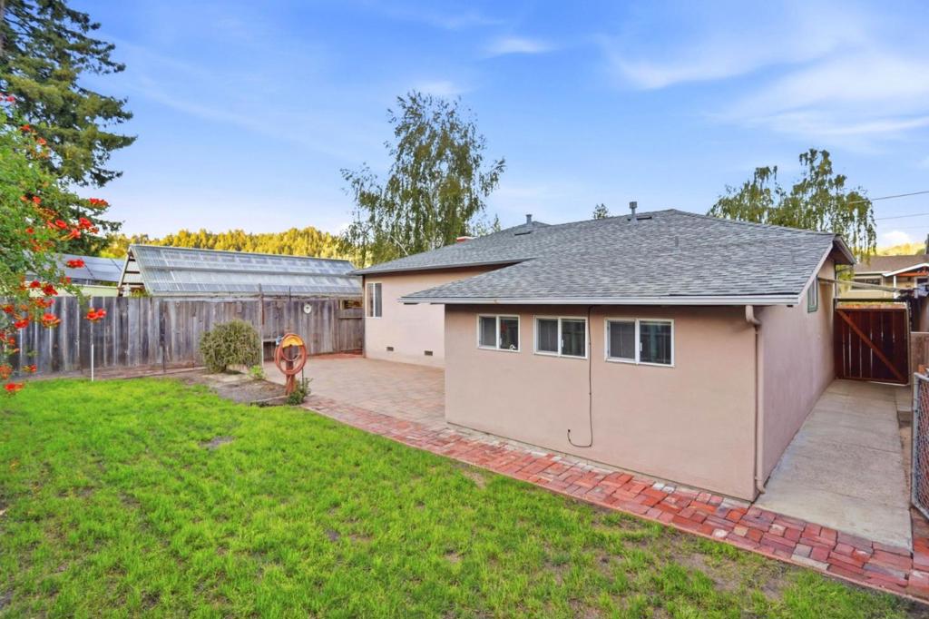 6005 Valley Drive