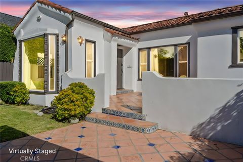 Photo of 732 N Crescent Heights Blvd, West Hollywood, CA 90046 (MLS # SR25247596) Photo of 732 N Crescent Heights Blvd, West Hollywood, CA 90046 (MLS # SR25247596)