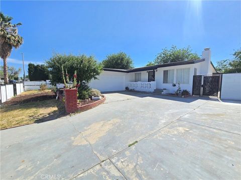 Photo of 44221 4th St E, Lancaster, CA 93535 (MLS # SR26107114)