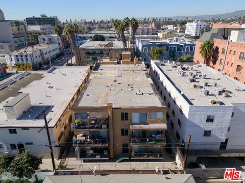 Photo of 538 S Oxford Avenue, Los Angeles, CA 90020 (MLS # 26640663)