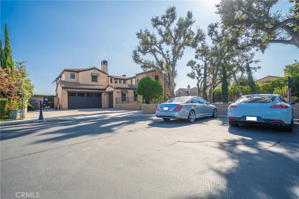 Photo of 3338 Palermo Ct Ct, Pasadena, CA 91107 (MLS # AR25231715)