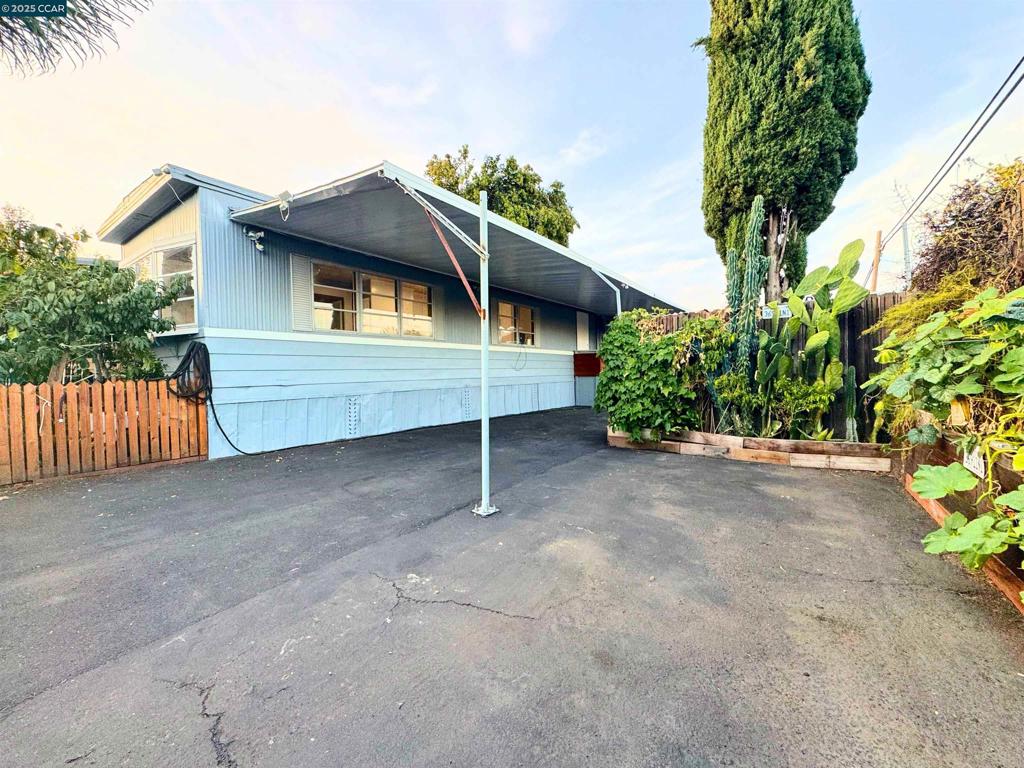 BAY POINTE - Manufactured In Park