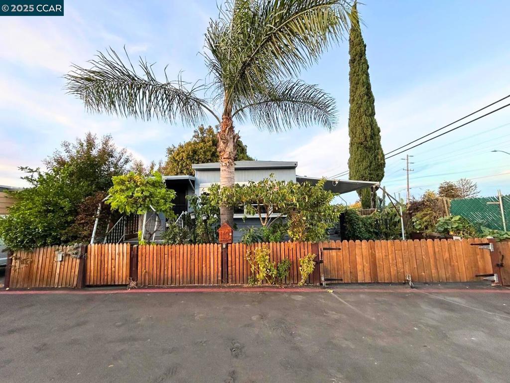 BAY POINTE - Manufactured In Park