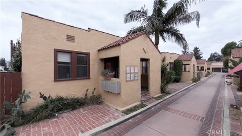 Photo of 5031 Bakman Avenue #2, North Hollywood, CA 91601 (MLS # SR26210801)
