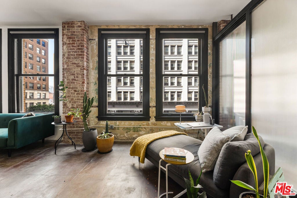 215 W 7th Street 407