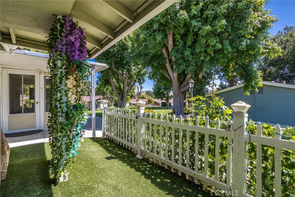 19124 Avenue Of The Oaks A