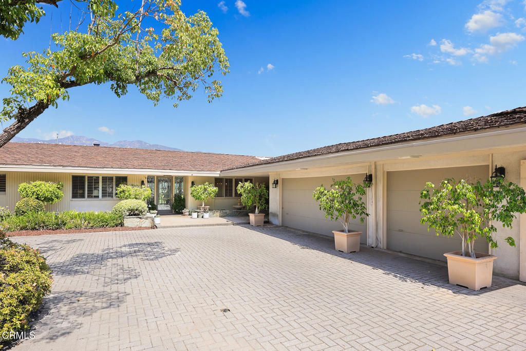 Photo of 4019 Forest Hill Drive, La Canada Flintridge, CA 91011 (MLS # P1-26614)